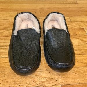 Men's UGGs Leather Slipper (Size 12)